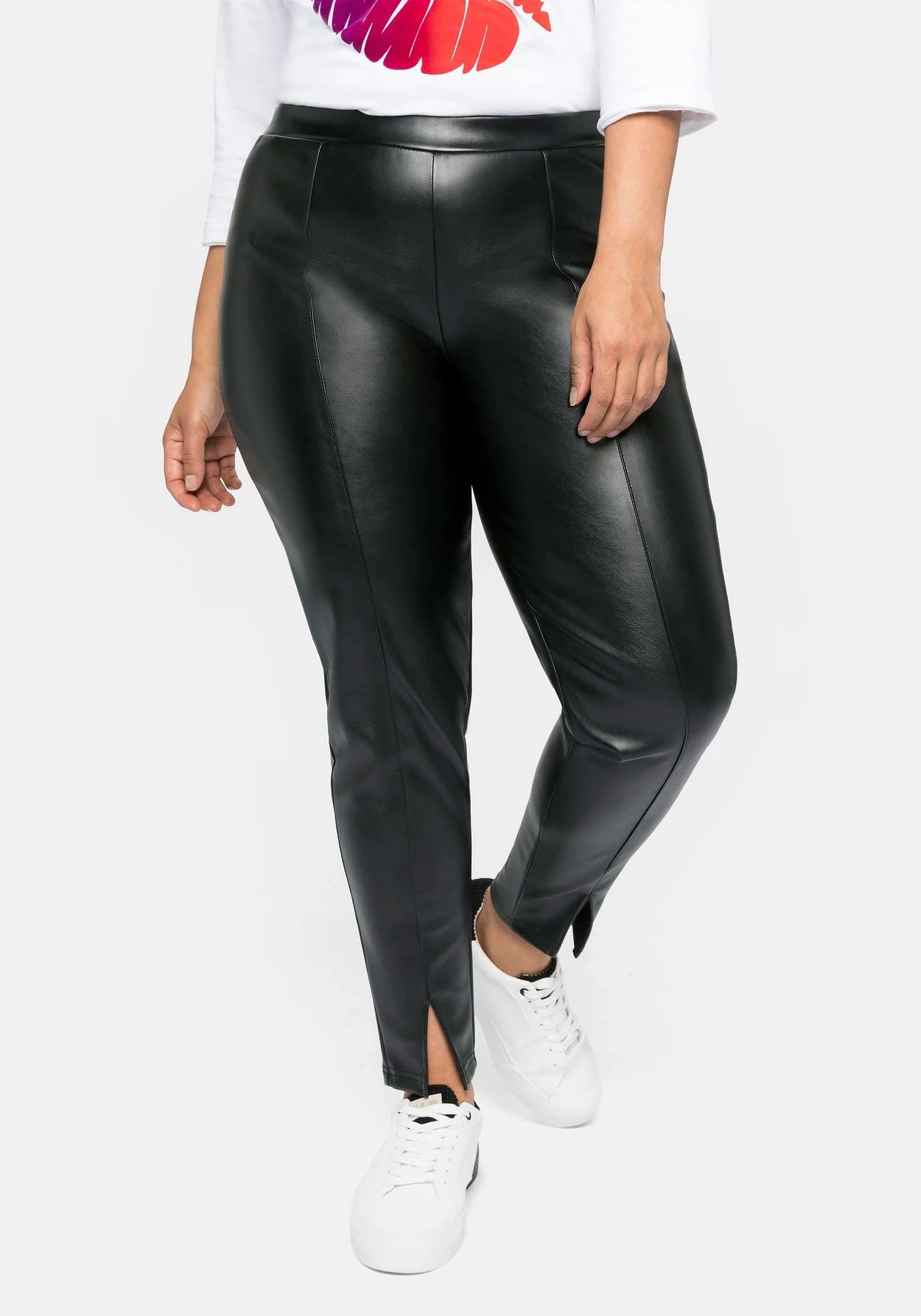 Sheego Leggings In Lederoptik, Mit Schlitz Am Saum