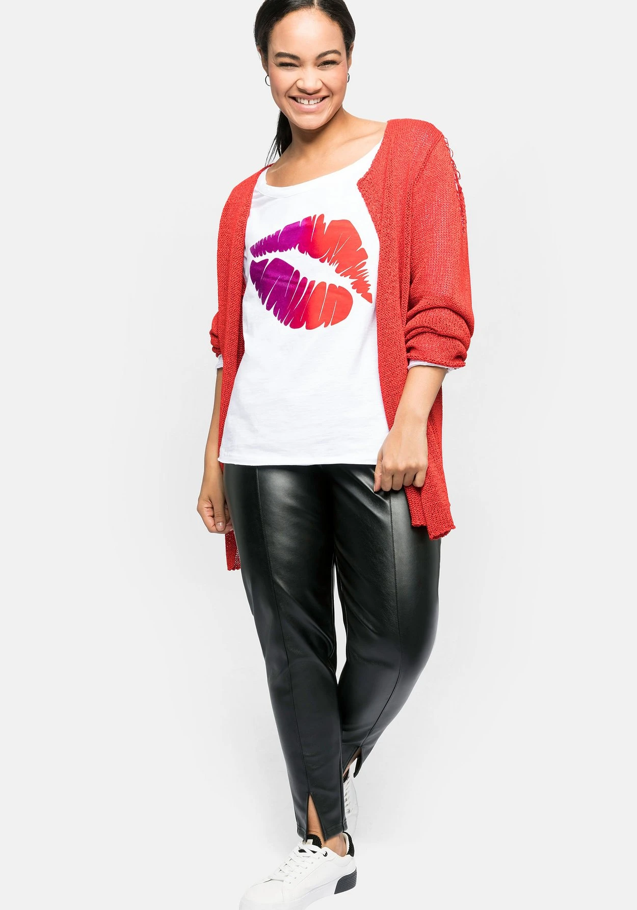 Sheego Leggings In Lederoptik, Mit Schlitz Am Saum – Bild 8