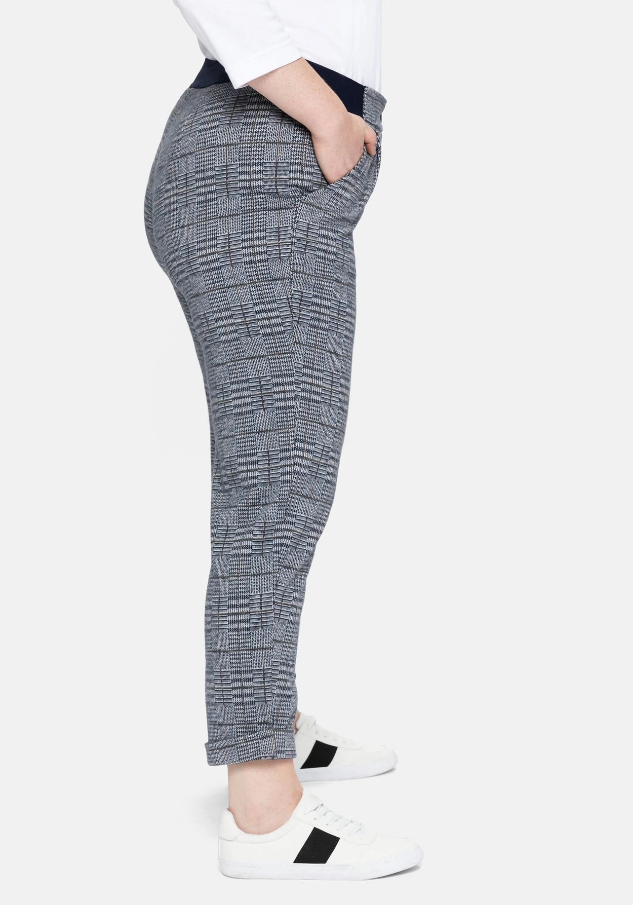 Sheego Chinohose Mit Karomuster Und Bundfalten – Bild 2