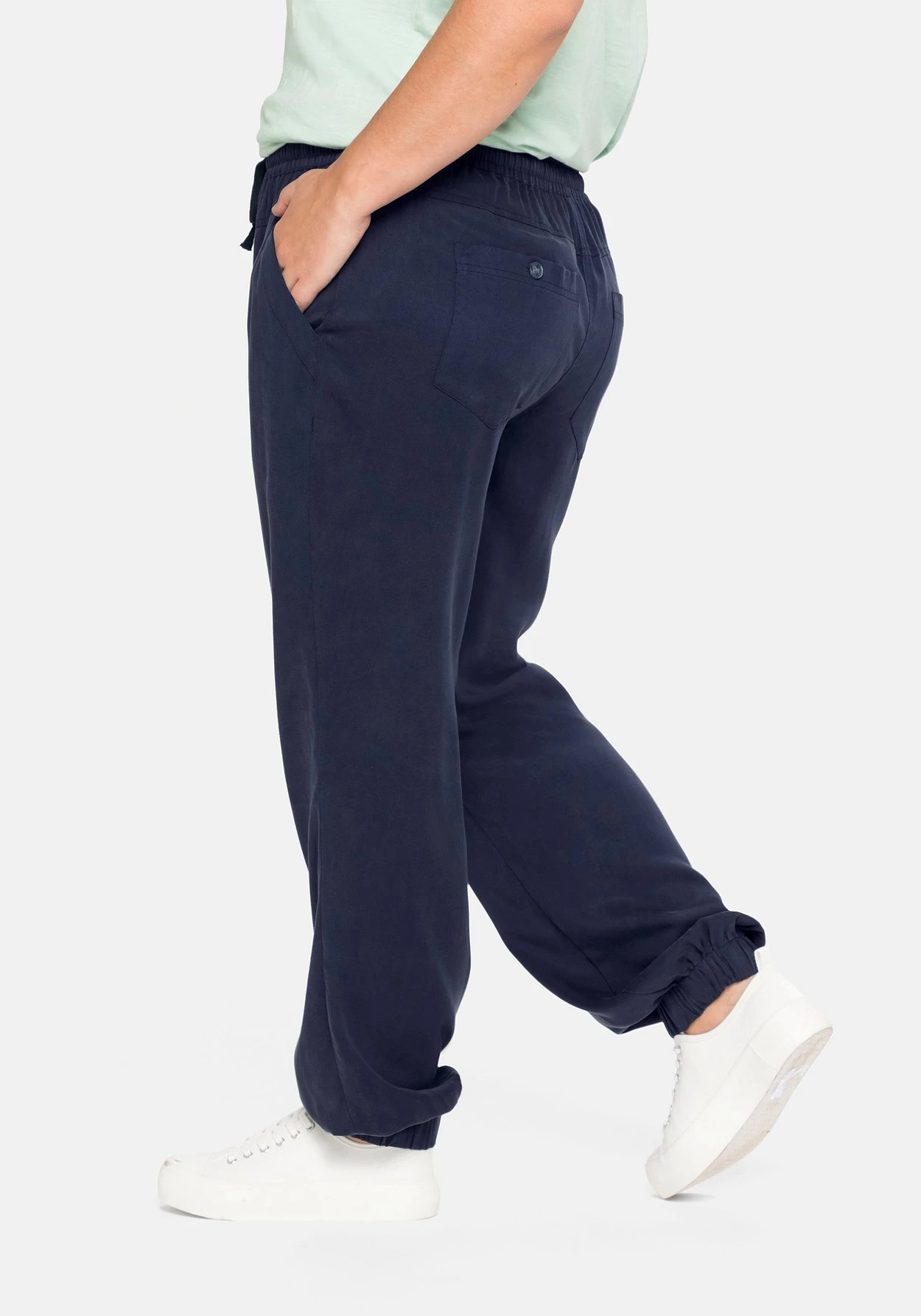 Sheego Joggpants Mit Elastischen Bündchen, TENCEL™ Lyocell – Bild 2