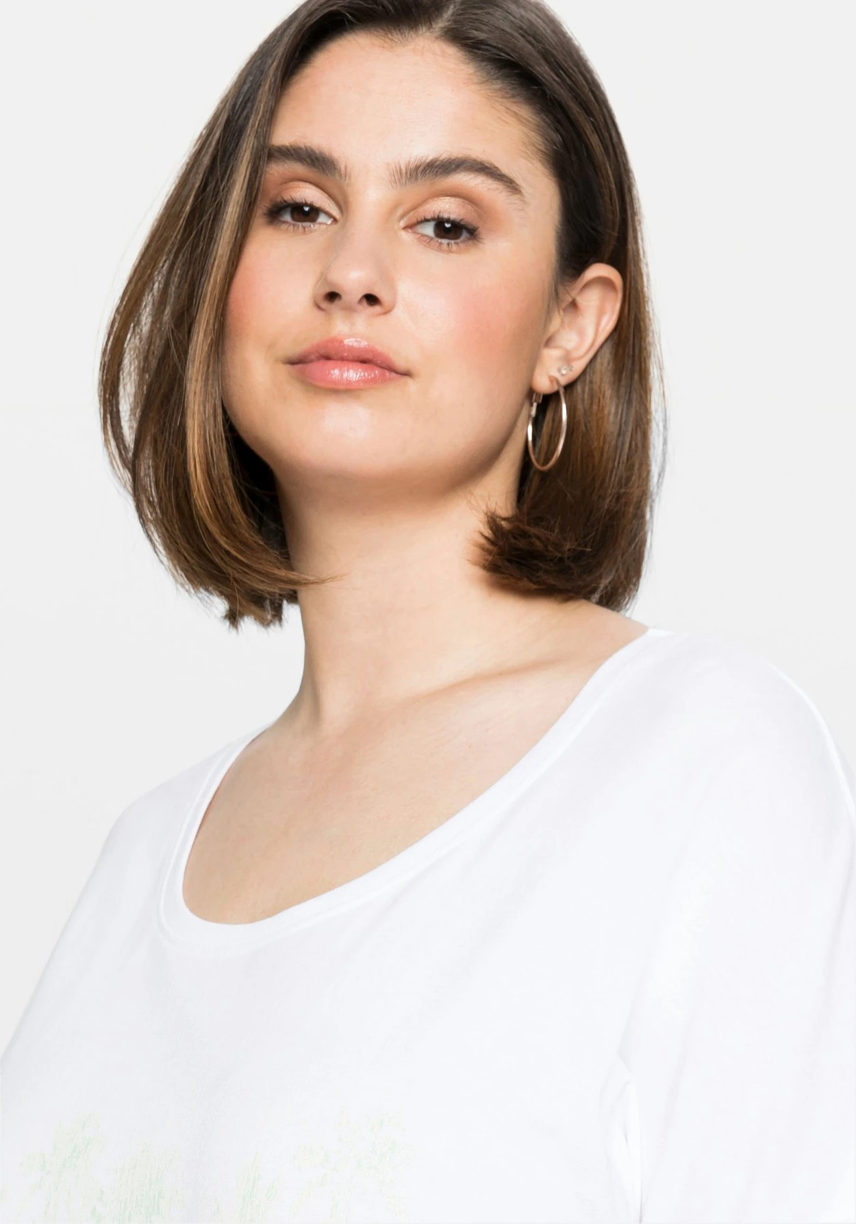 Sheego T-Shirt Mit Frontdruck Und Ärmelaufschlag – Bild 5