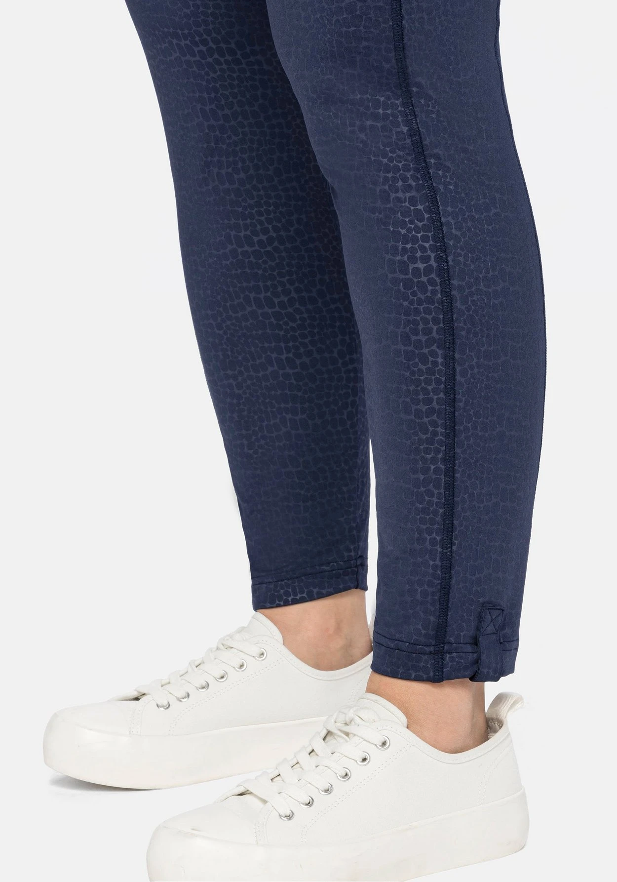 Sheego Leggings Mit Animalprint Und Ziernähten – Bild 7