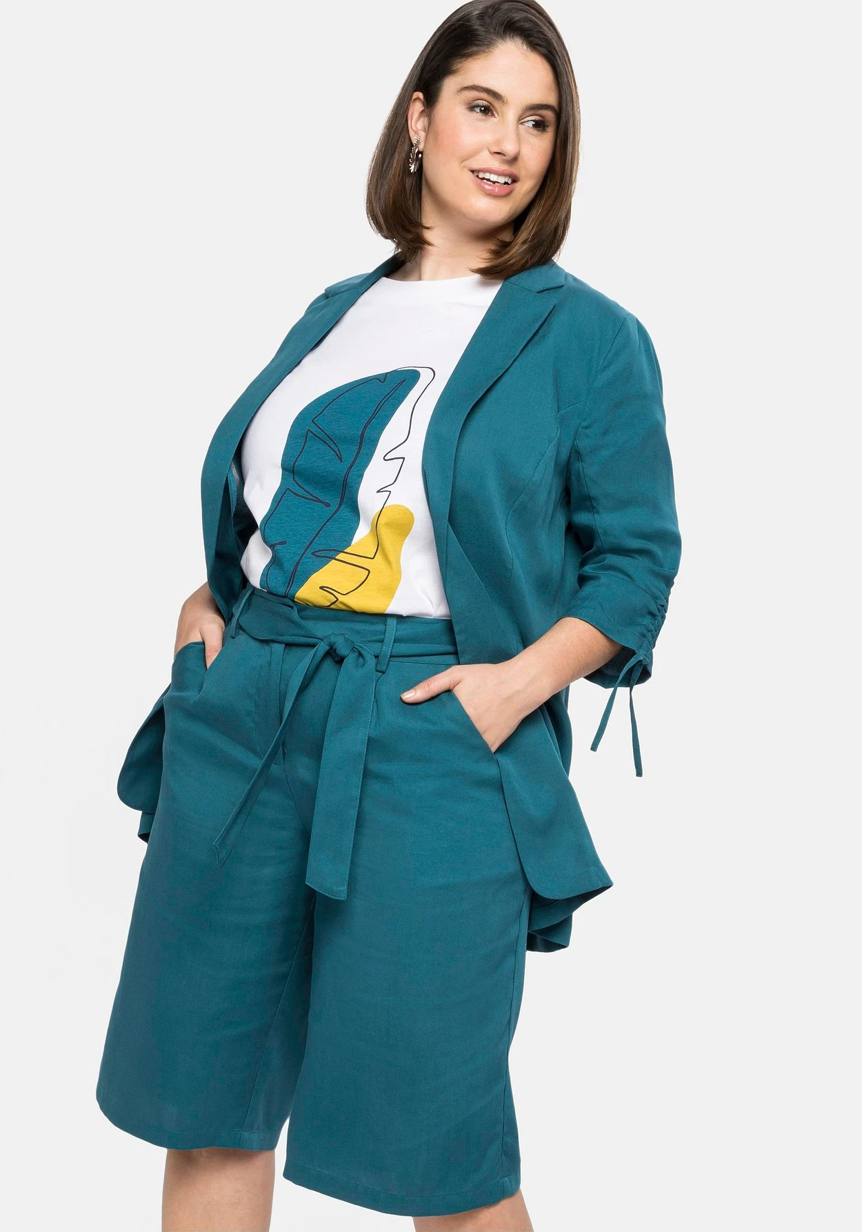 Sheego Bermudas Mit Stoffgürtel, Aus TENCEL™ Lyocell – Bild 7