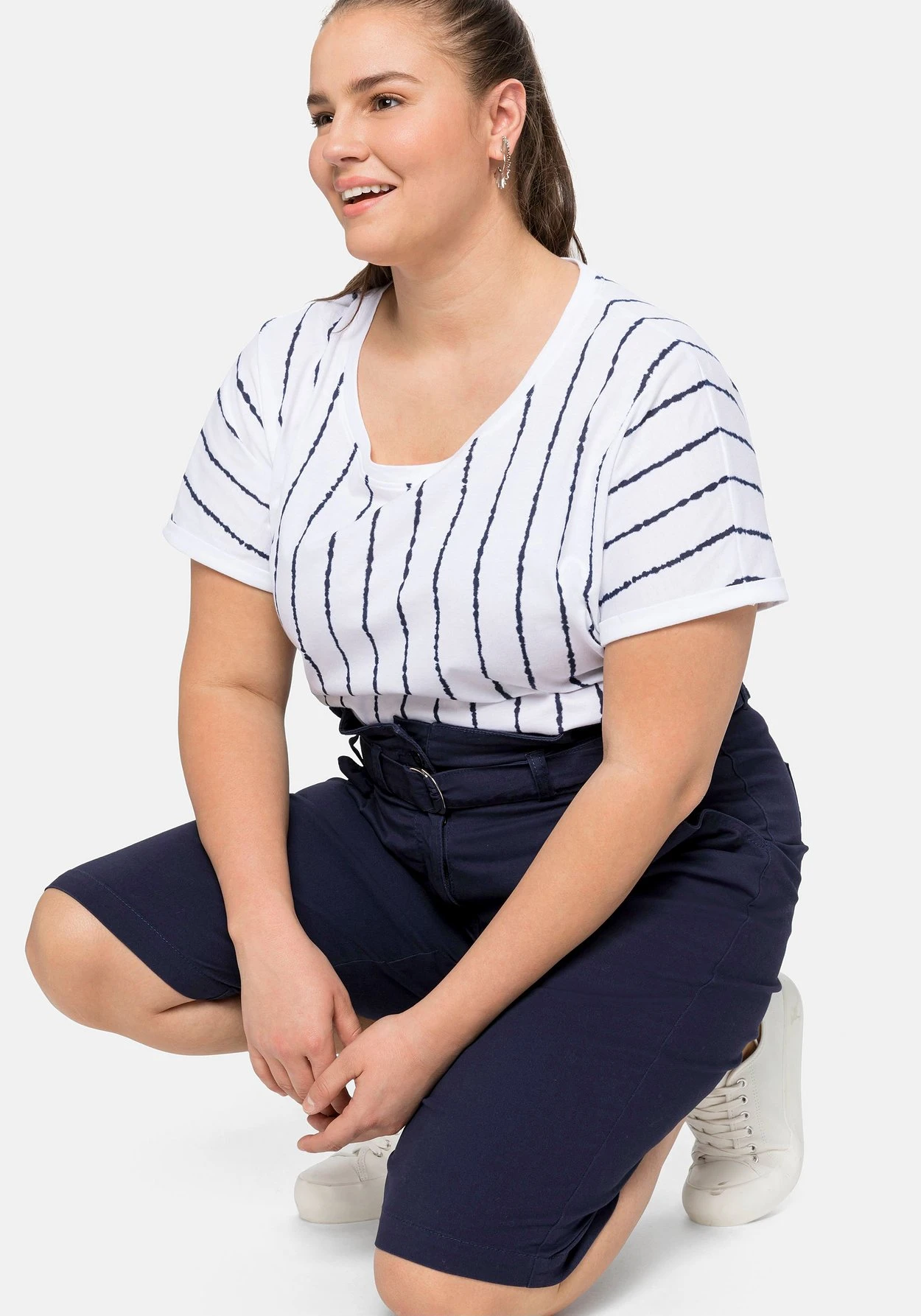 Sheego Twill-Bermudas Mit High-Waist-Bund Und Gürtel – Bild 8