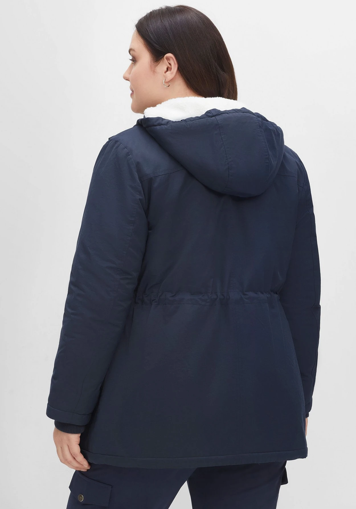 Sheego Longparka Mit Teddyfutter Und Taillen-Tunnelzug – Bild 2