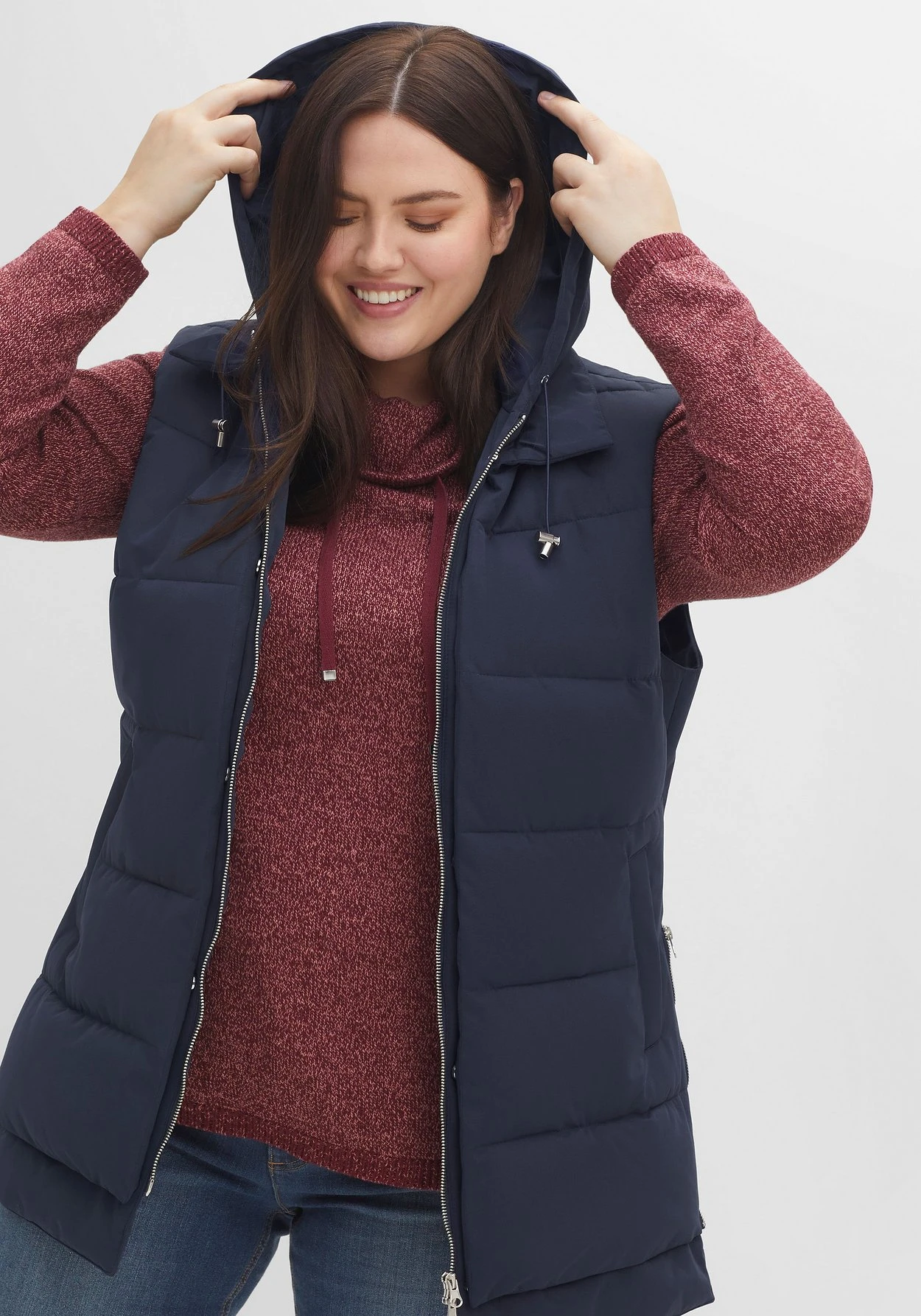 Sheego Lange Steppweste Im Lagenlook, Mit Kapuze – Bild 6