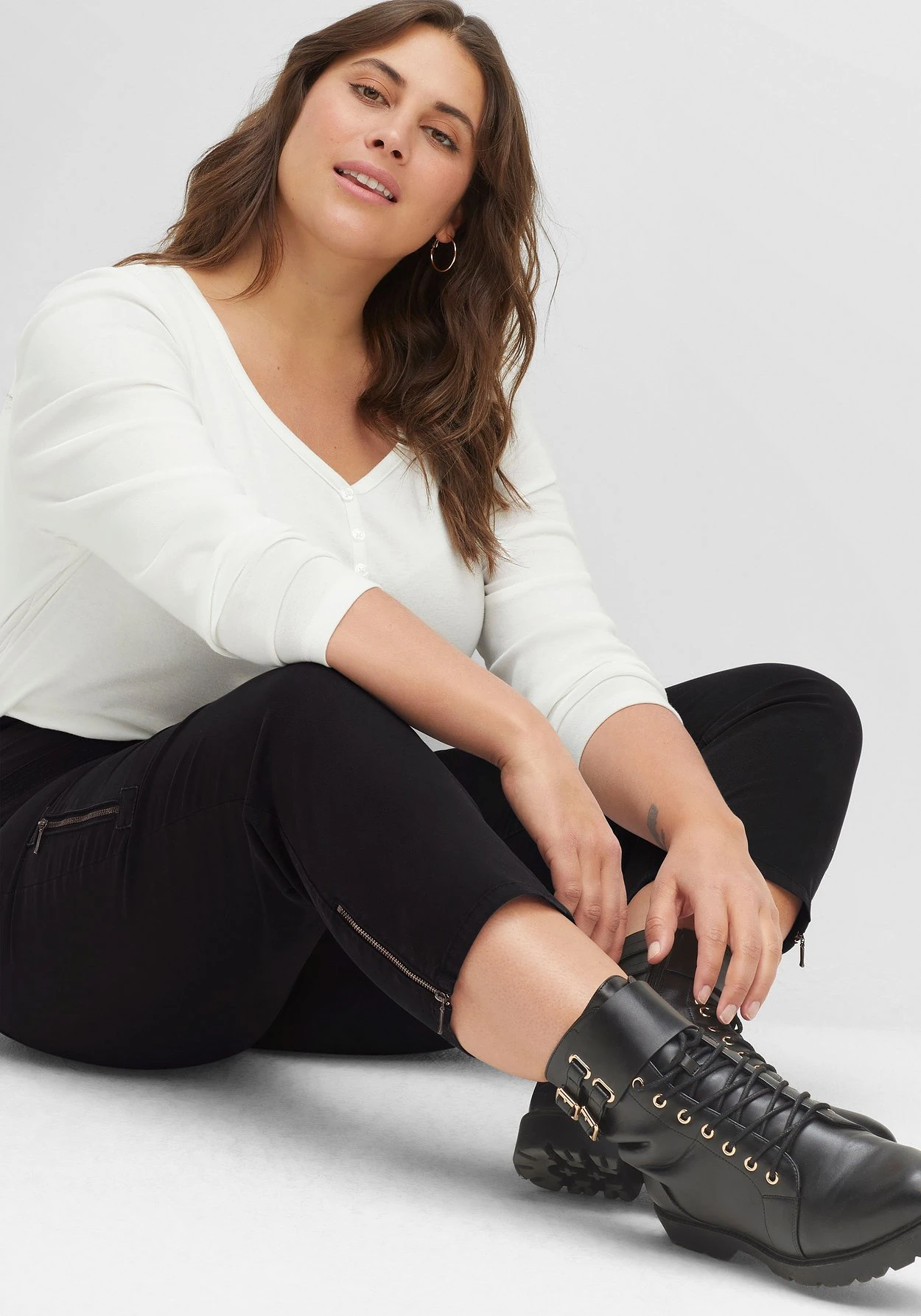 Sheego Schmale Twill-Hose In 7/8-Länge, Mit Zipper-Details – Bild 8