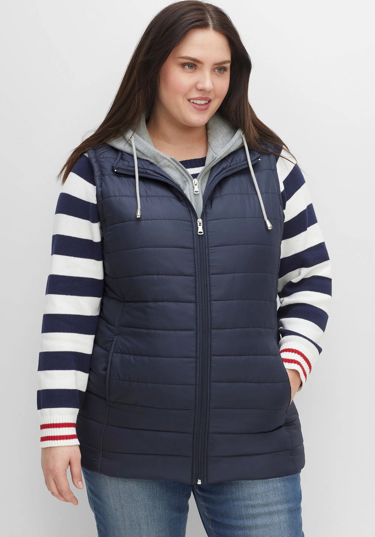 Sheego Steppweste In 2-in-1-Optik, Mit Einsatz Aus Sweat