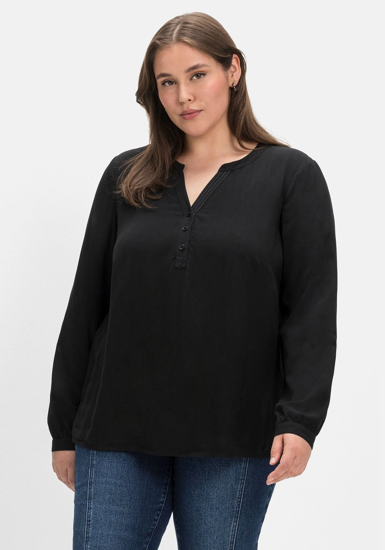 Sheego Tunika Mit V-Ausschnitt Und Kurzer Knopfleiste – Bild 6