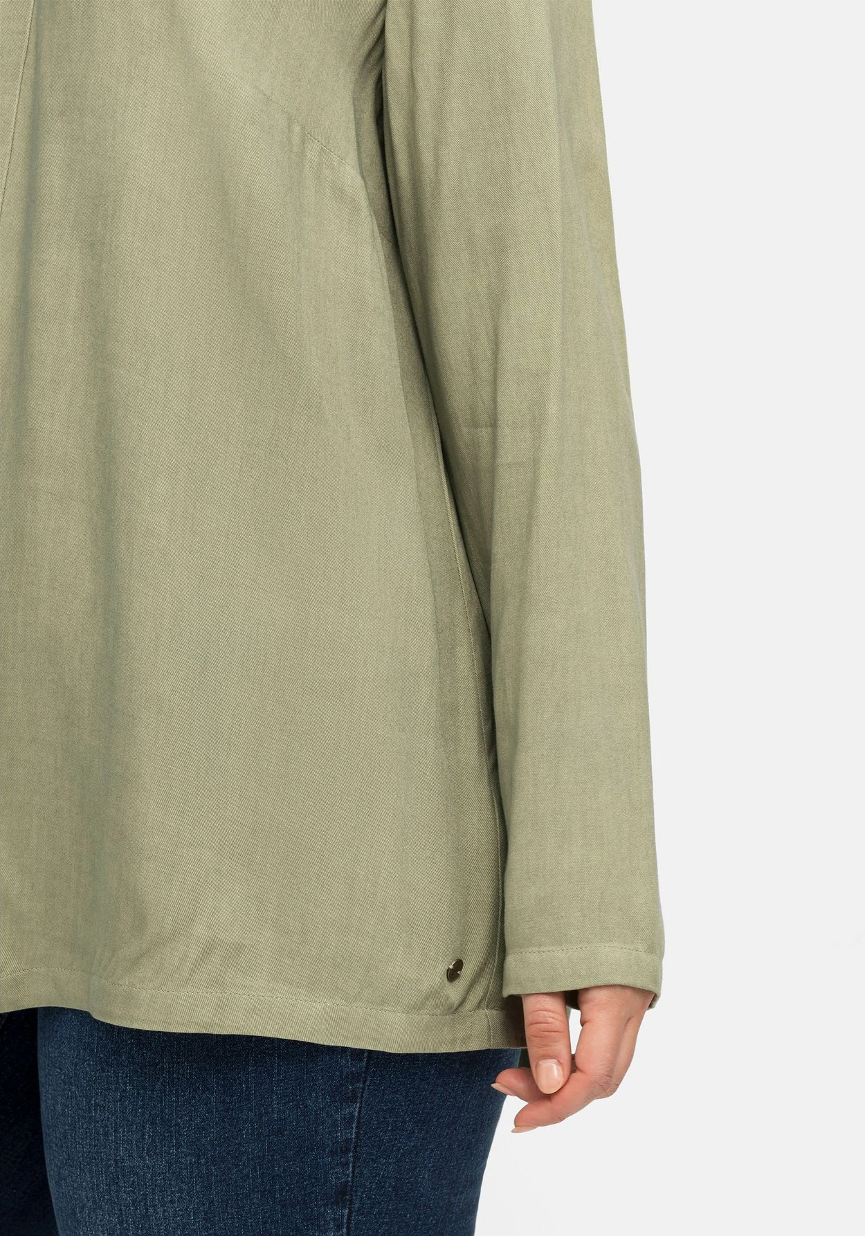 Sheego Tunika Mit V-Ausschnitt Und Blende – Bild 5