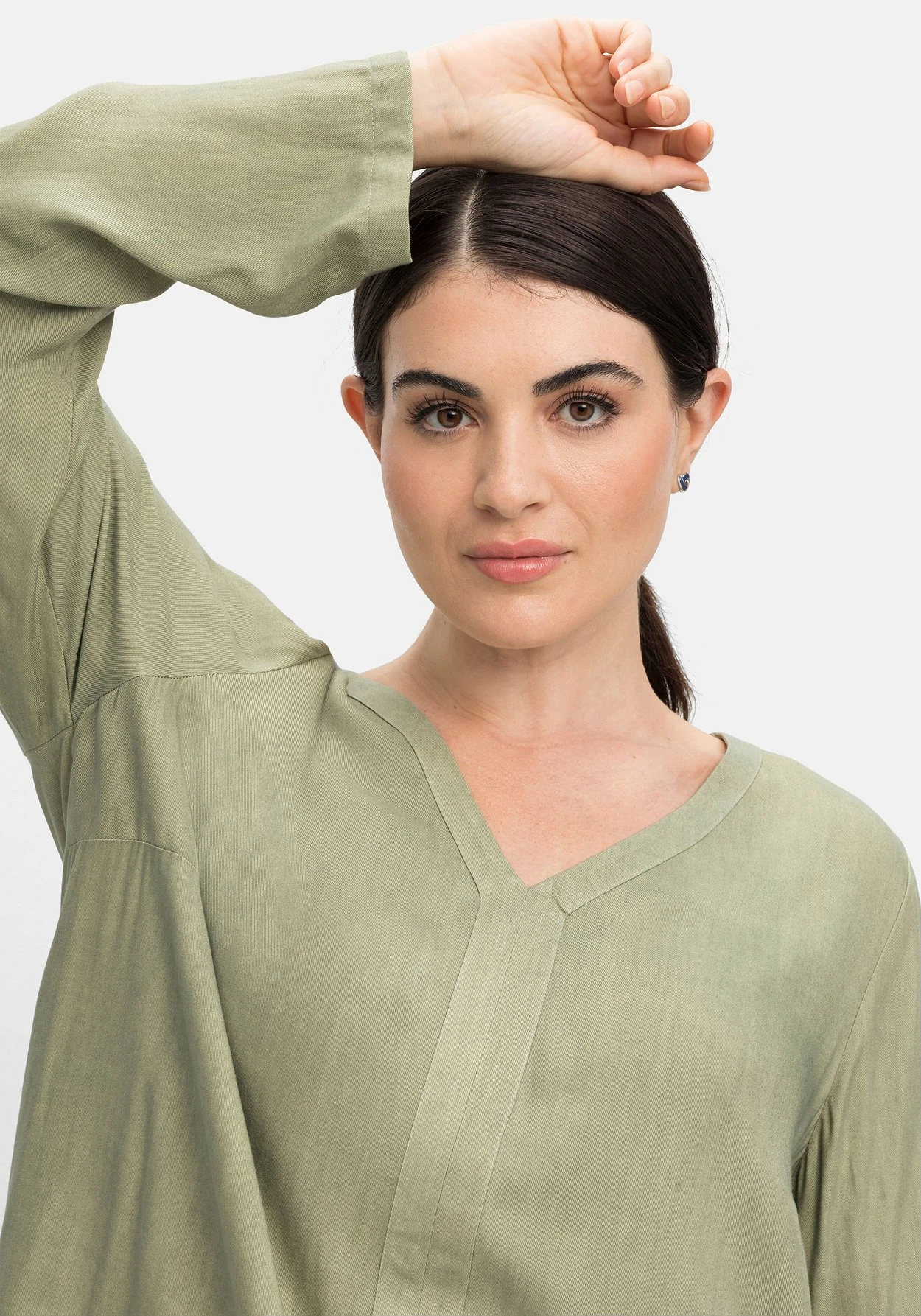 Sheego Tunika Mit V-Ausschnitt Und Blende – Bild 6