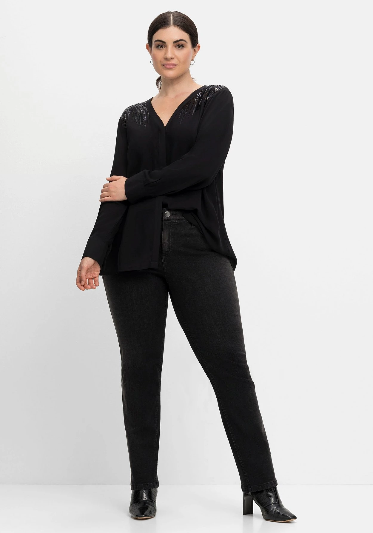 Sheego Bluse Mit V-Ausschnitt Und Pailletten – Bild 4