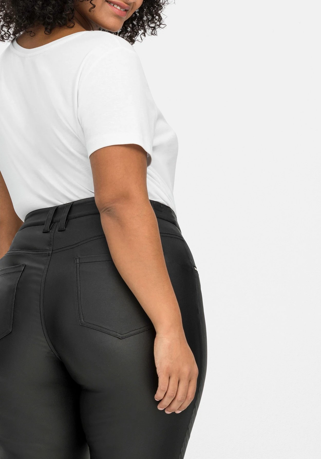 Schmale Stretchhose Mit Leichtem Schimmer – Bild 7