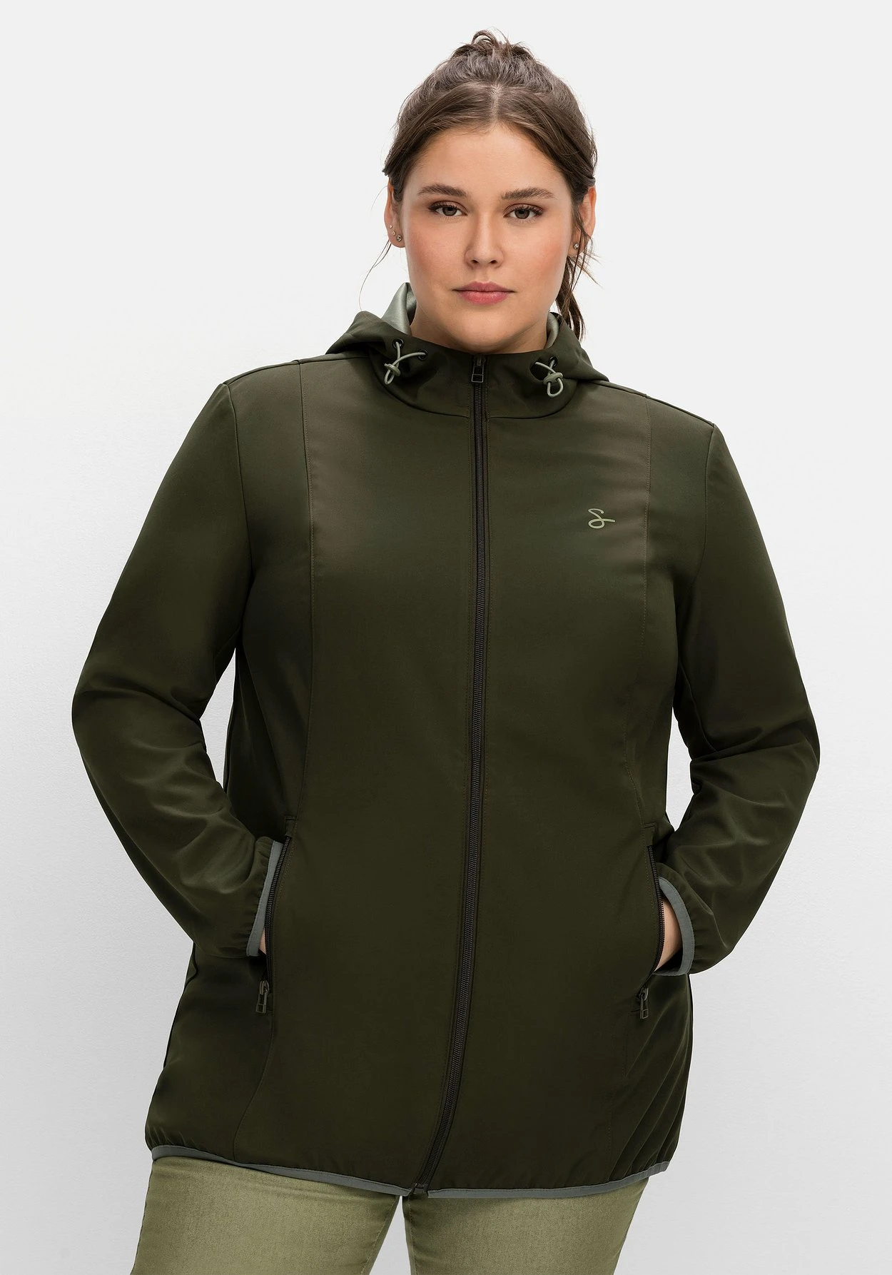 Sheego Softshelljacke Mit Kapuze Und Kontrastdetails – Bild 5