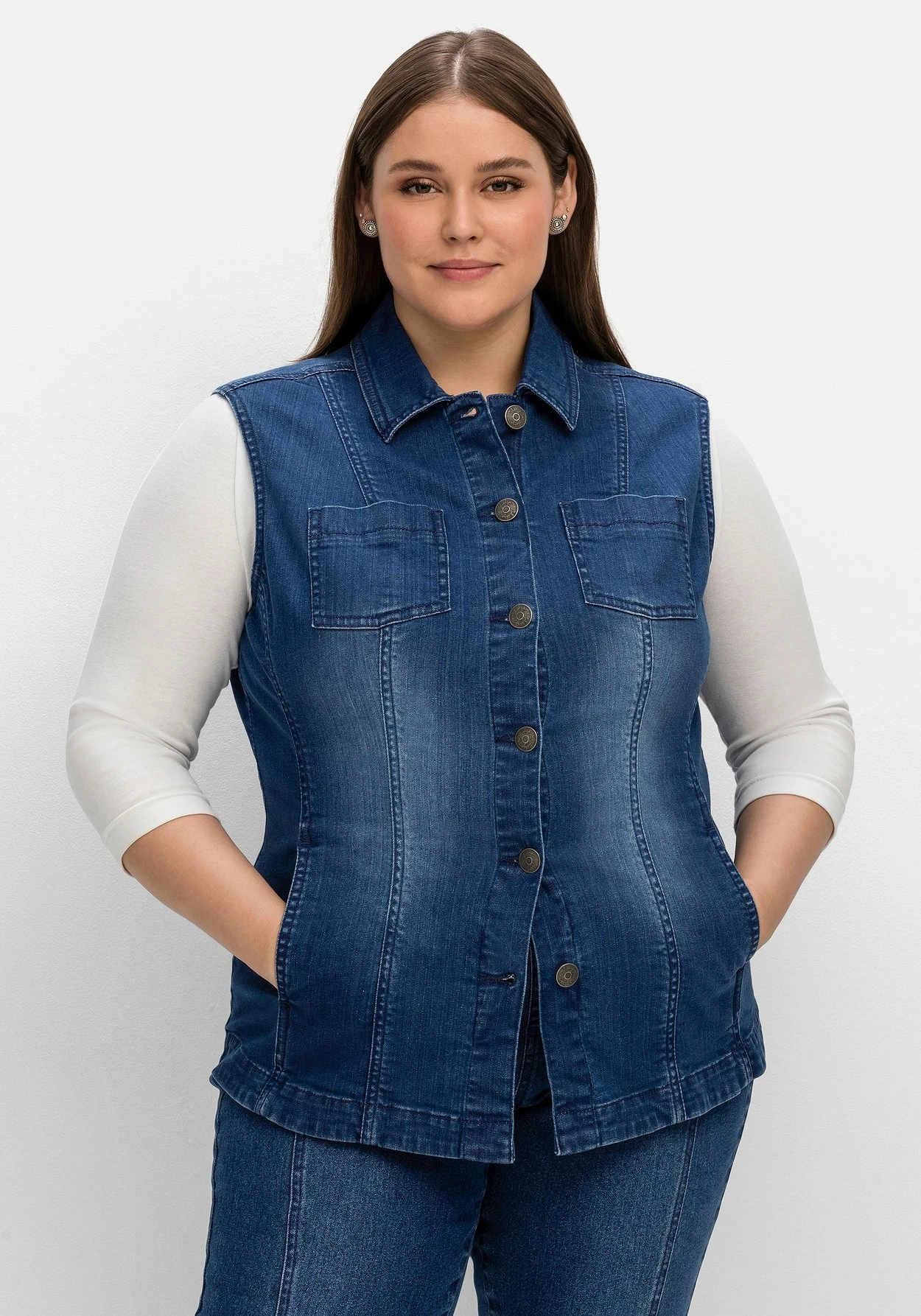 Sheego Taillierte Jeansweste Mit Umlegekragen – Bild 6