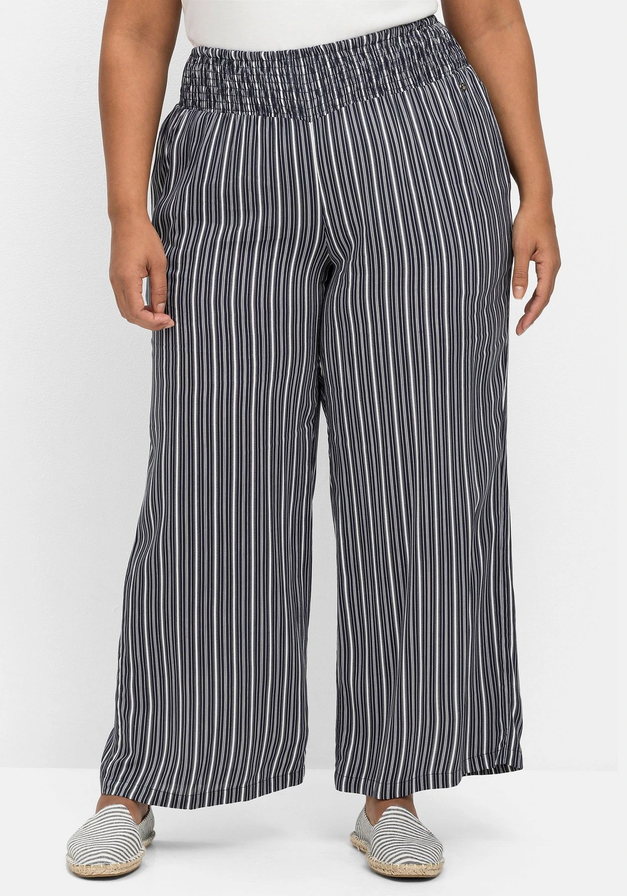 Sheego Gestreifte Strandhose Mit Weitem Bein – Bild 6