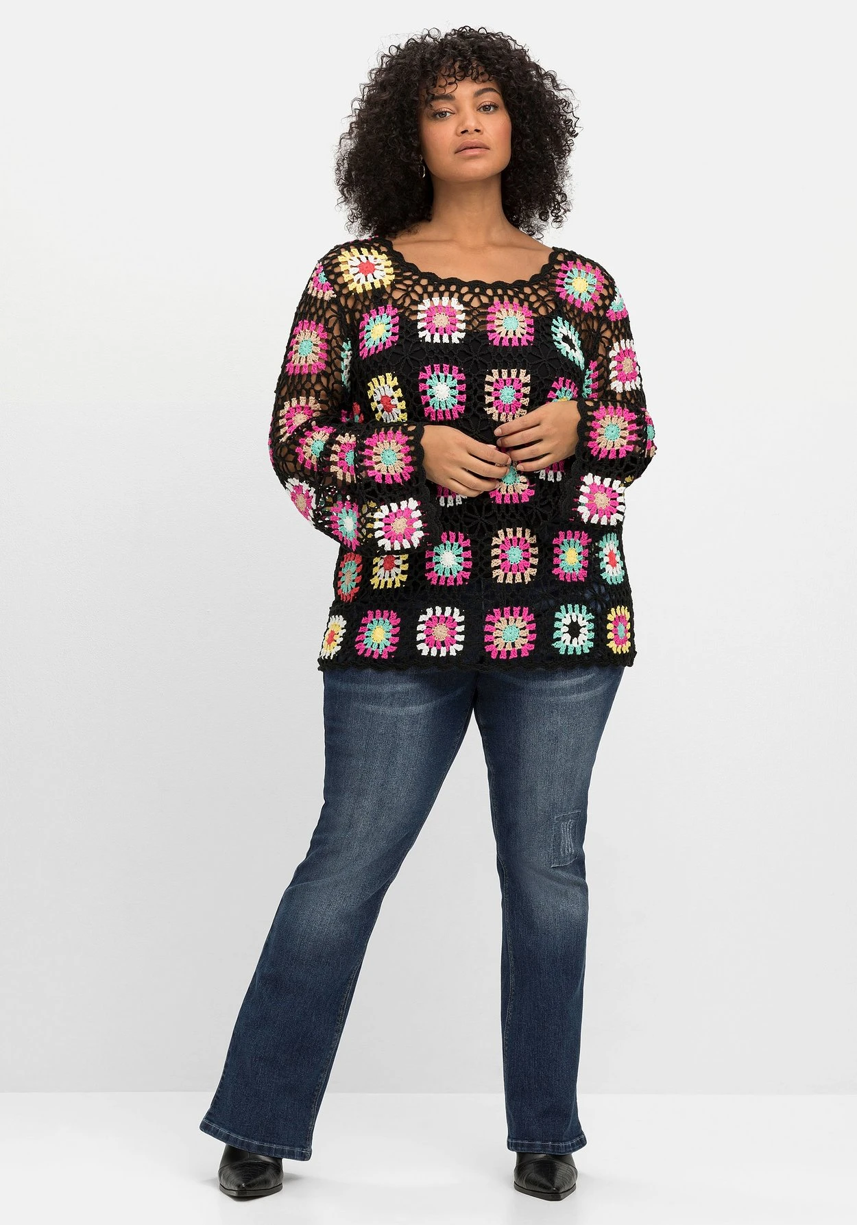 Handgearbeiteter Häkelpullover Im Crochet-Muster – Bild 4