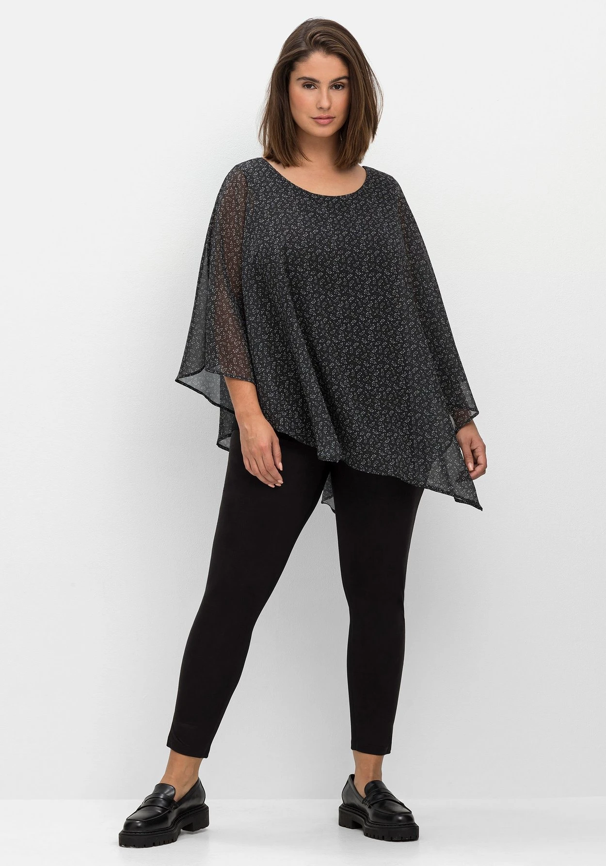 Sheego Tunika Im Poncho-Stil, Mit Minimal-Alloverdruck – Bild 4