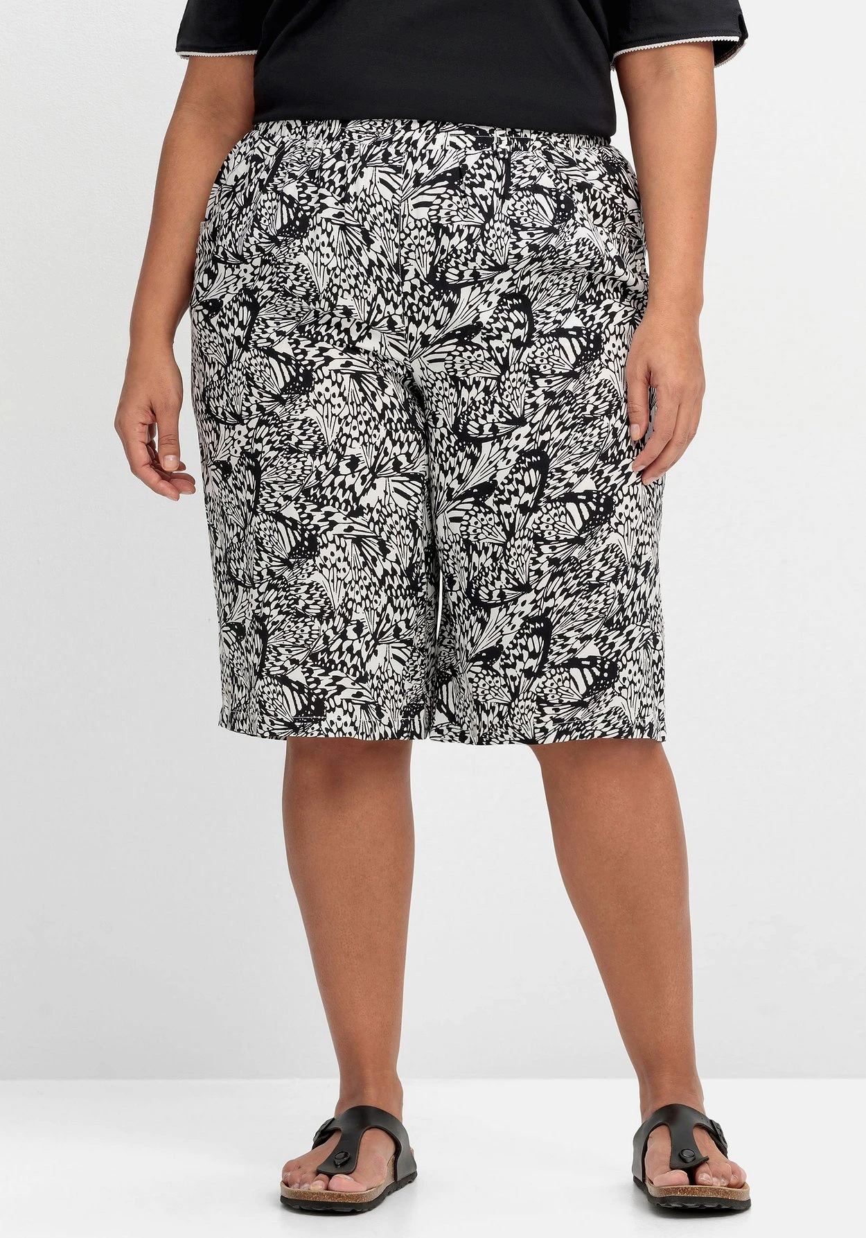 Sheego Weite Bermudas Mit Gummibund – Bild 3