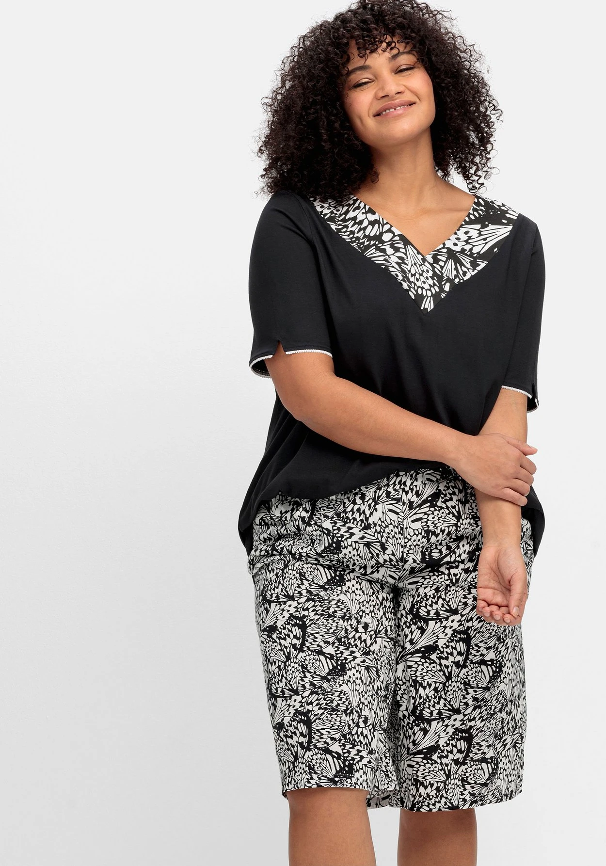 Sheego Weite Bermudas Mit Gummibund – Bild 7