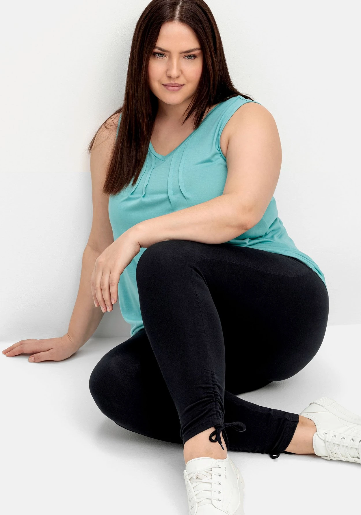 Sheego Leggings Mit Breitem Bund Und Raffung Am Saum – Bild 5