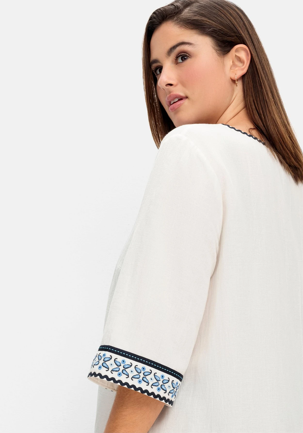 Sheego Bestickte Tunika Mit Leinen-Anteil – Bild 6