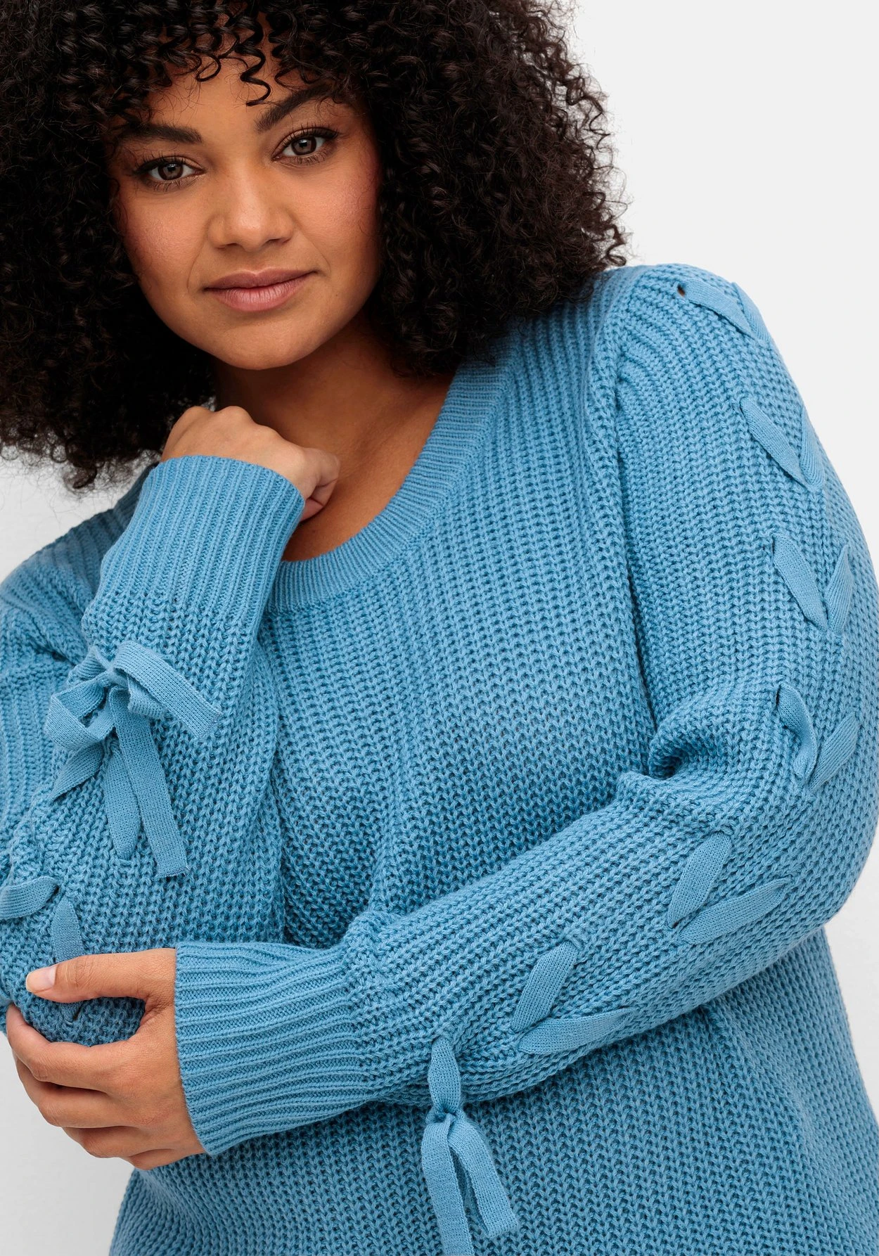 Pullover Mit Eingeflochtenen Bändern Am Ärmel – Bild 6