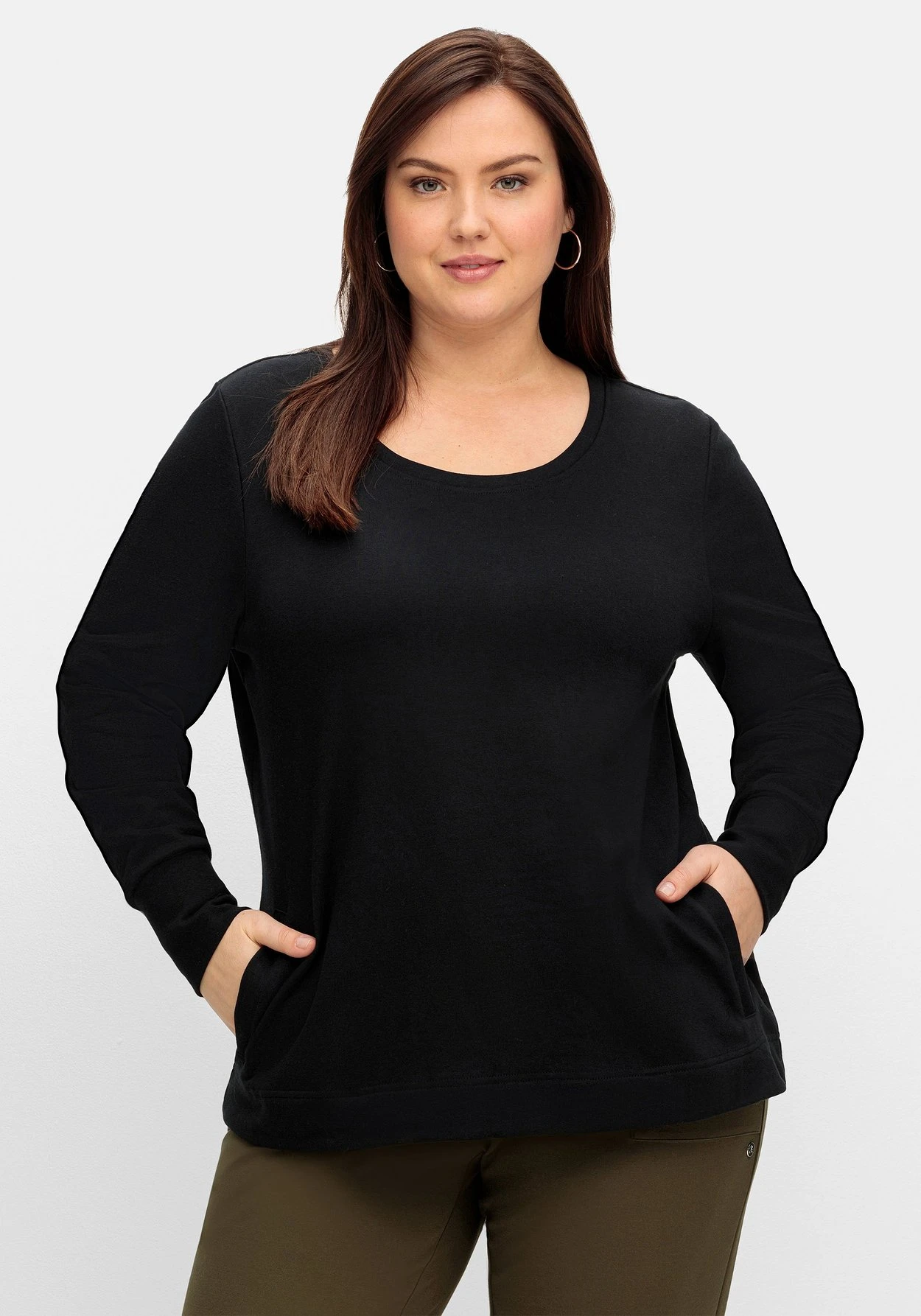 Sheego Sweatshirt Mit Taschen Und Tiefem Rundhalsausschnitt