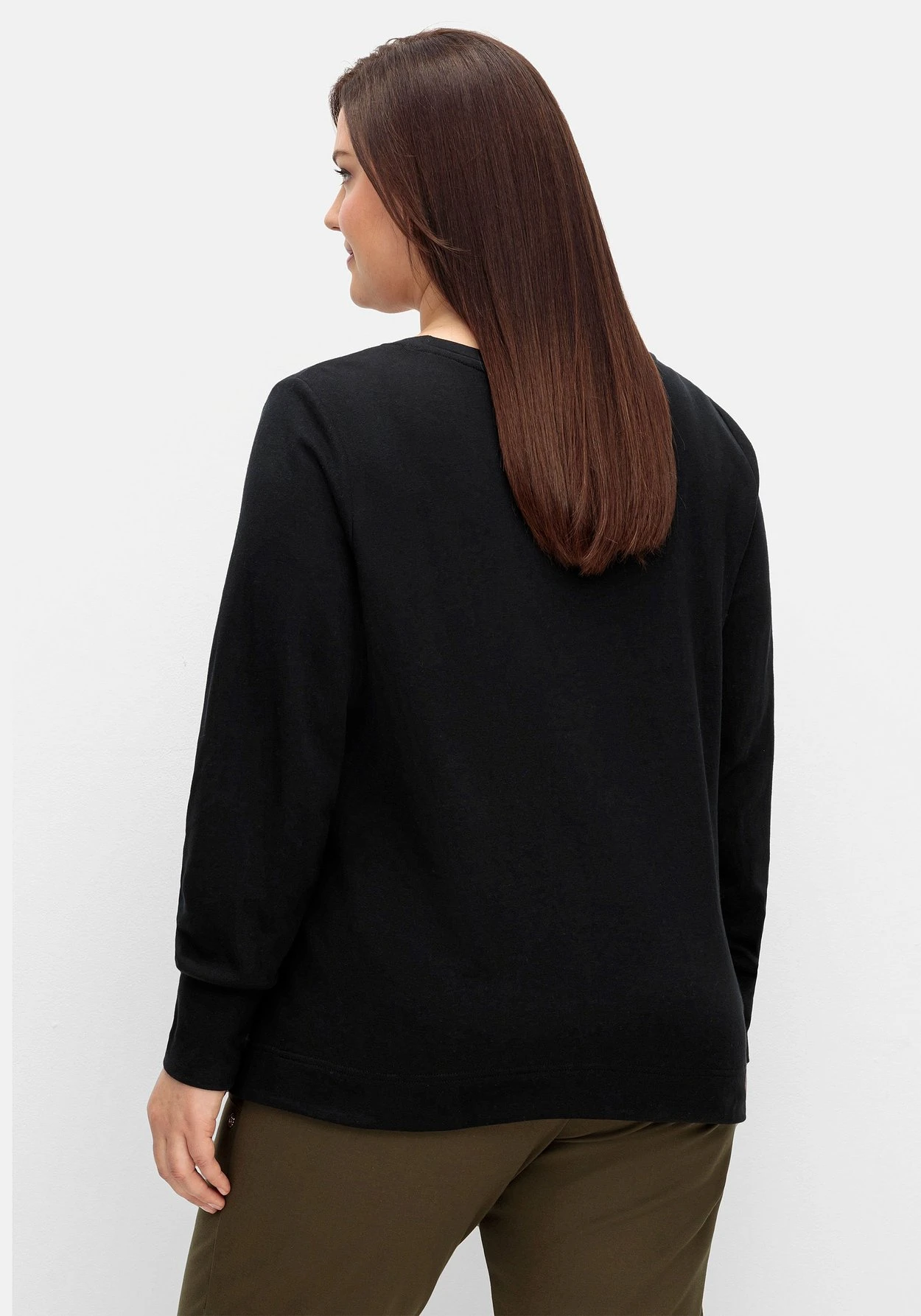 Sheego Sweatshirt Mit Taschen Und Tiefem Rundhalsausschnitt – Bild 2