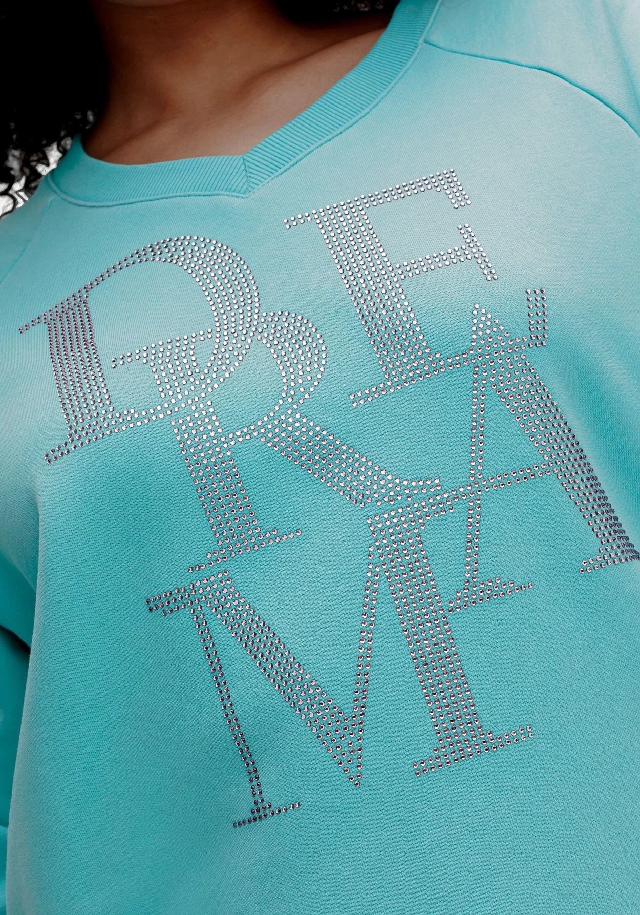 Sweatshirt Mit Glitzer-Frontdruck Und V-Ausschnitt – Bild 5